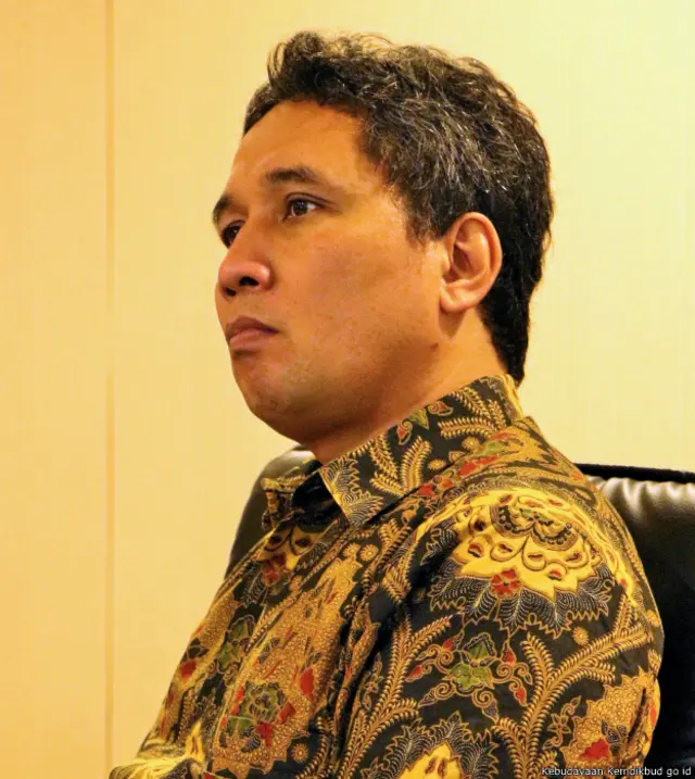 "Konsekuensi paling besar muncul ketika menjadi bagian dari kekuasaan ini adalah melaksanakan yang dulu diimpikan," kata pria kelahiran 8 Maret 1968 ini.