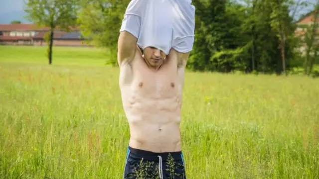 خبراء ينصحون بعدم الجلوس لفترات طويلة في غرف مكيفة الهواء، والتعرض للشمس وسط الخضرة.