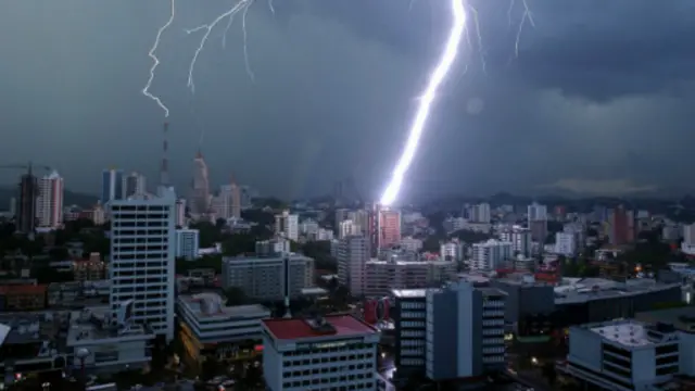 මේ සිදුවීම ‘විකී ලීක්ස්’ හෝ ‘ස්නෝඩන්’ සිදුකළ දත්ත එළිදක්වීම් වලට වඩා අති විශාල වන බවටයි පැවසෙන්නේ