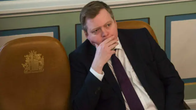 أشارت التسريبات إلى أن غونلوغسون كان يمتلك مع زوجته شركة "وينتريز" المسجلة في الخارج.