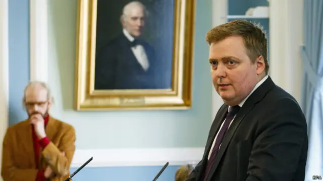 İstifa eden eski İzlanda Başbakanı Gunnlaugsson, hissedarı olduğu offshore şirketi aracılığıyla hiçbir yasa dışı işlem gerçekleştirmediğini savunuyordu.