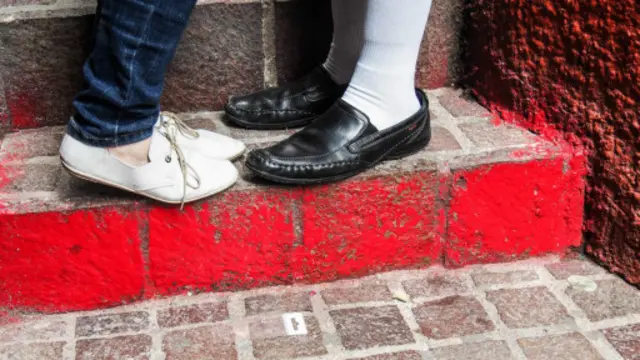 這個紅色的台階能為天下情侶的愛情帶來好運。（圖片來源：Nathaniel Janowitz)