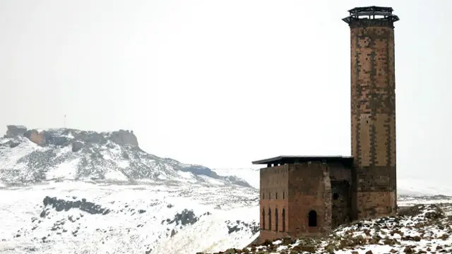 Мечеть Эбул Манучер (Менуджехир-Камыи)