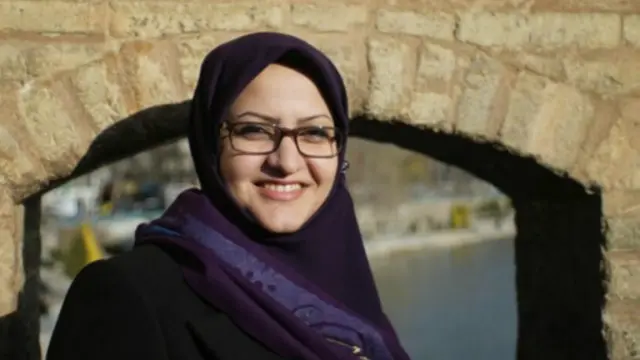 منتخب سوم اصفهان در انتخابات دوره دهم مجلس شورای اسلامی، مینو خالقی است