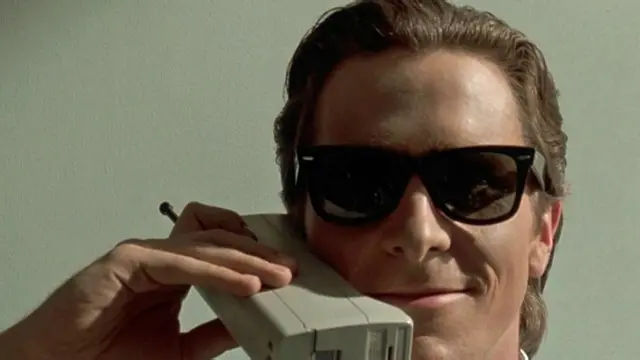 Karakter Patrick Bateman adalah bankir investasi dalam novel kontroversial American Psycho.