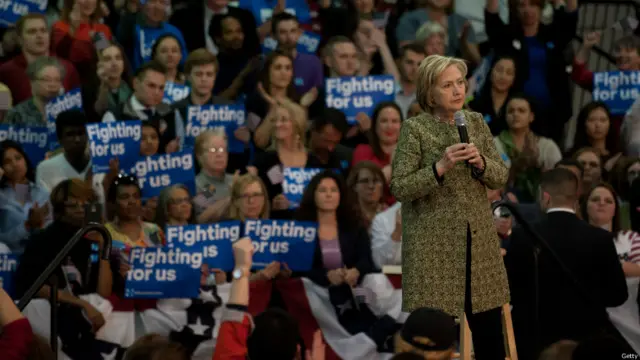 希拉里将控枪作为她竞选活动的关键议题之一，她的声明是将相关看法放入国家安全问题之内的一部分。