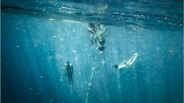 Kemampuan anak-anak untuk melihat di dalam air, menurut peneliti Anna Gislen, bisa dipelajari.