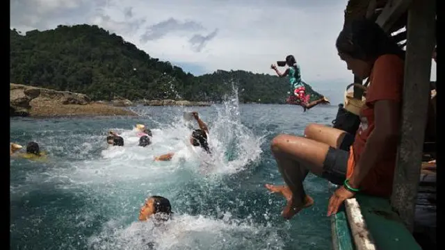 Laut sudah menjadi rumah kedua bagi suku Nomaden di Thailand ini.