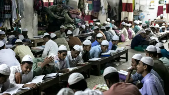 دولت نسبت به نفوذ اسلامگرایان در مدارس دینی تکران است