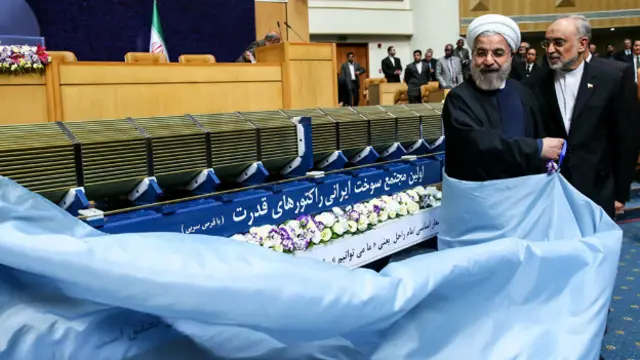 رئیس جمهور ایران در مراسم روز فناوری هستهای چند پروژه جدید را در ارتباط با برنامه اتمی ایران افتتاح کرد