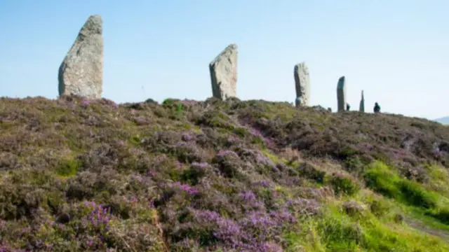 布羅德蓋石圈溝從最深處測量深3米寬9米。（圖片來源: Amanda Ruggeri）