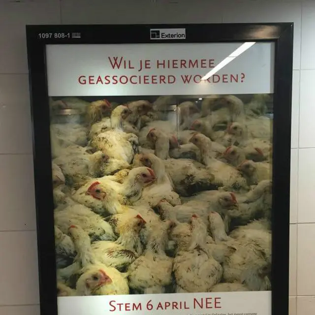 Один из постеров, который агитировал против ассоциации с Украиной