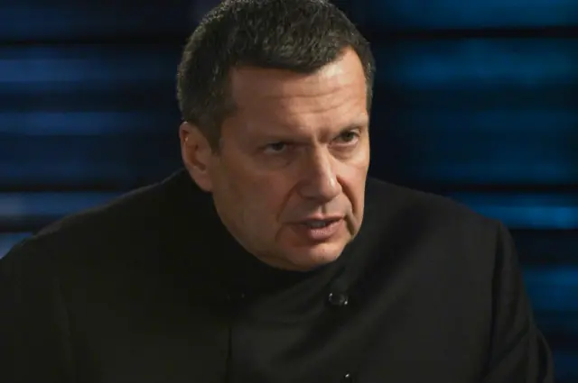 Владимир Соловьев во время интервью с президентом России Владимиром Путиным