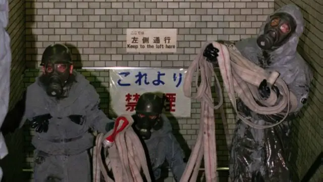 فرقه اوم یک هلیکوپتر روسی در اختیار داشت که به گفته پلیس قرار بود زمانی برای پخش گاز سارین در شهر از آن استفاده شود