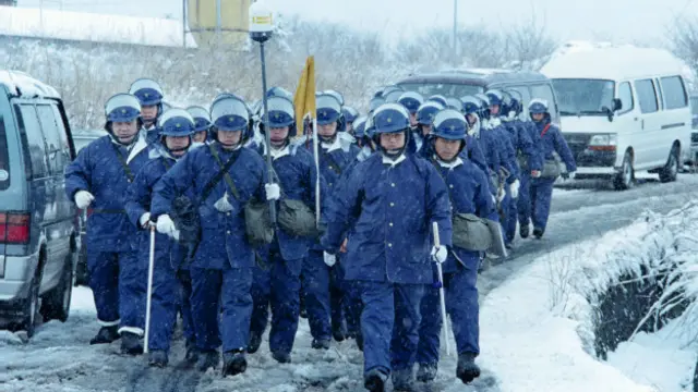 La policía inspeccionó todas las dependencias de la secta tras los mortales ataques.