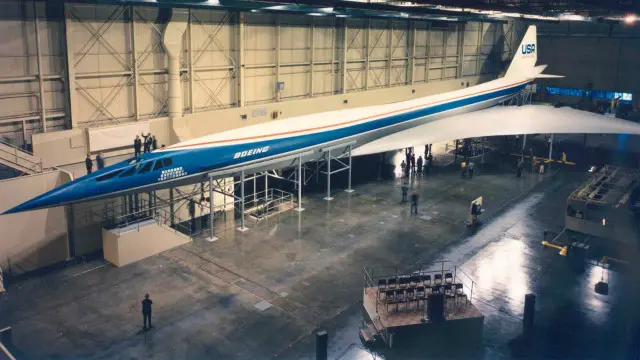 Một mẫu giả, làm bằng kích thước thật chiếc Boeing 2707 đã được thực hiện tại Seattle