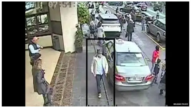 حکام کے مطابق مشتبہ شخص دھماکوں کے بعد ایئر پورٹ سے فرار ہو گیا