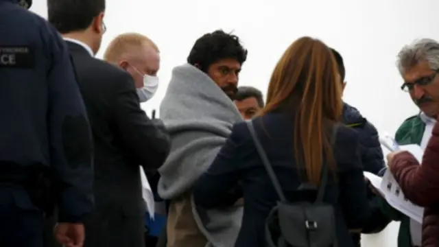 پاکستانی کډوال د یونان له لسبوس ټاپو څخه د ترکیې دیکیلي بندر ته ولېږدول شول.