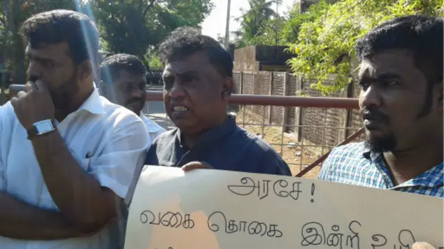 මෙම ක්‍රියාව නතර නොකරන්නේ නම් අඛණ්ඩව උද්ඝෝෂණ සිදු කරමින් රජයේ කටයුතු කරගෙන යාමට නොහැකි තත්ත්වයක් ඇති කරණ බව ශිවාජිලිංගම් මන්ත්‍රීවරයා පැවසයි.