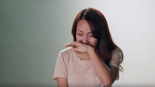 O vídeo trata do estigma sofrido por chinesas solteiras e tem depoimentos comoventes das jovens ecorinthians e américa mineiro palpiteseus pais