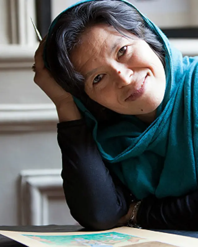 صغرا حسینی بعد از سقوط طالبان کار هنری را آغاز کرد