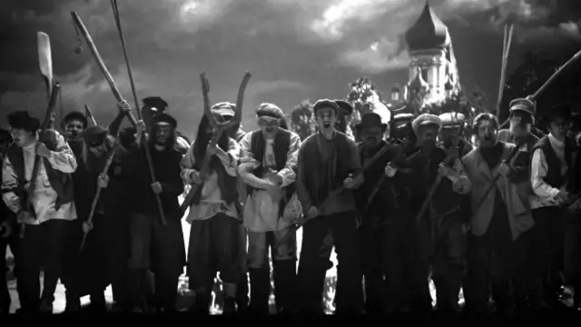 Кадр из фильма "Русские евреи"