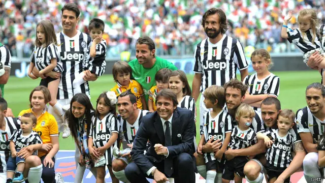 Pensiun sebagai pemain, Conte memilih karier sebagai pelatih. Setelah mengarsiteki Arezzo, Bari, Atalanta, dan Siena, Conte melatih Juventus pada 2011.