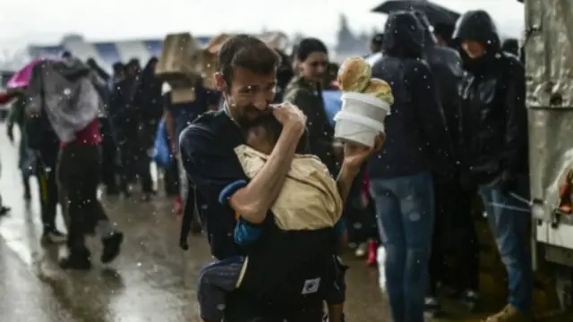 仍有数千非法移民滞留在希腊与马其顿边境小镇伊多梅尼