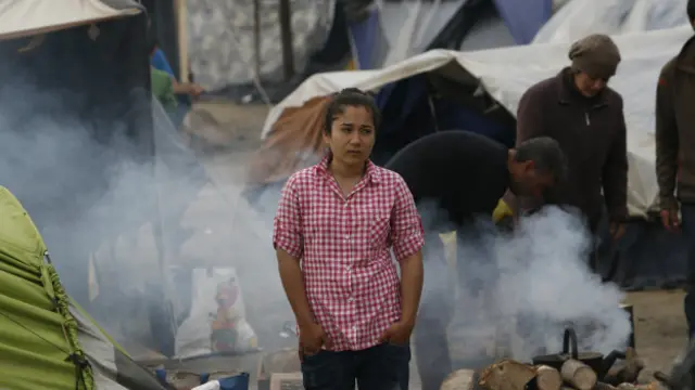 ایمنیسٹی کا کہنا ہے کہ یونان میں پناہ گزینوں کے لیے مہیا کردہ عارضی رہائش کی جگہوں پہ گنجائش سے زائد لوگ رہنے پر مجبور ہیں