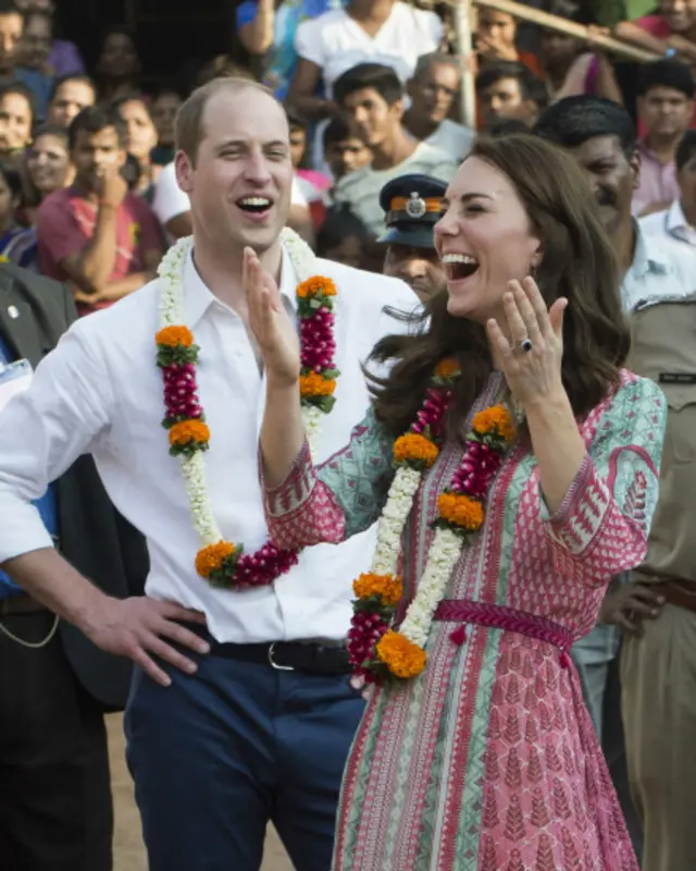 برطانوی شہزادہ ولیم اپنی اہلیہ کے ہمراہ بھارت کے ایک ہفتے کے سرکاری دورے پر ہیں جہاں وہ دونوں مختلف تقاریب میں شرکت کر رہے ہیں۔