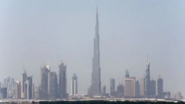 برج خليفة هو أطول مبنى في العالم حاليا