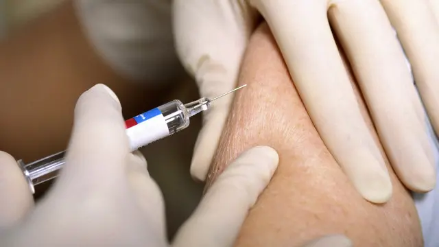 Vaksinasi ulang aman dilakukan karena tiada istilah overdosis vaksin.