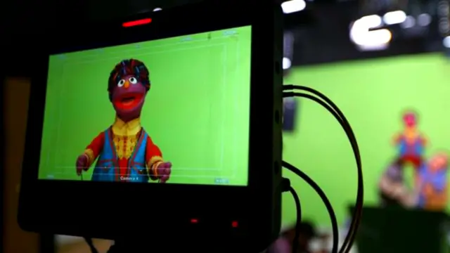 د افغانستان د پوهنې وزارت په مرسته دوو نورو شرکتونو دغه پروګرام جوړ کړی دی.
