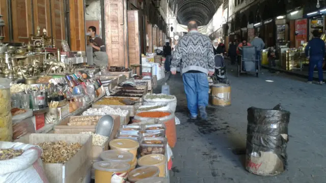 Tarihi Mithat paşa çarşısının baharatçıları.