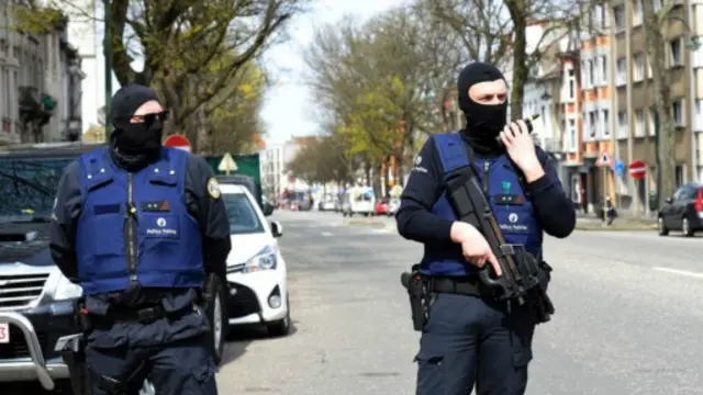 22 مارچ کو میٹرو سٹیشن پر کیے جانے والے حملے میں مبینہ طور ہر ملوث دو افراد پر فردِ جرم عائد کی گئی ہے