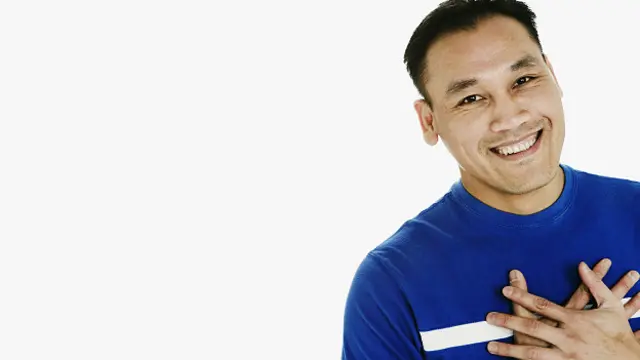 Улыбающийся мужчина