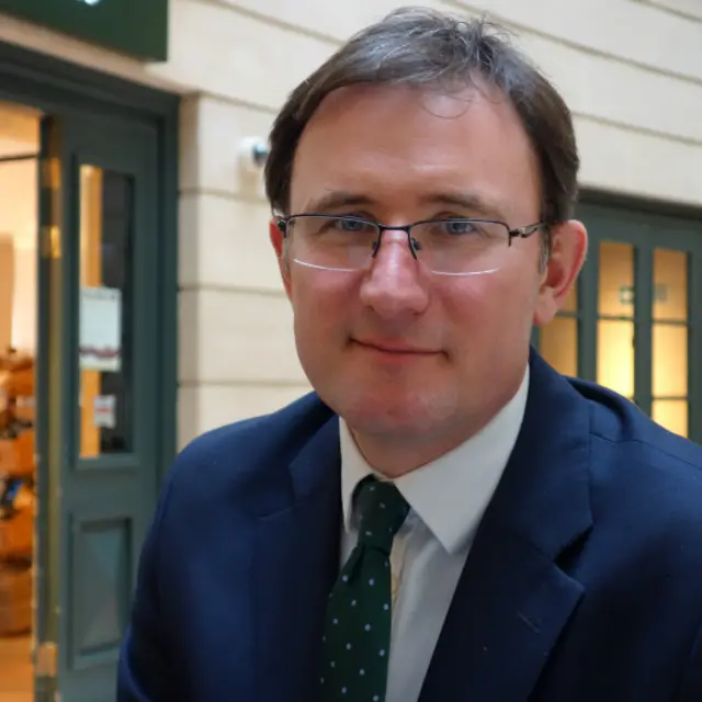 兰德尔是大众熟知的新闻界人物。