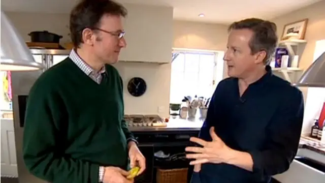 兰德尔在英国首相卡梅伦厨房做了45分钟采访