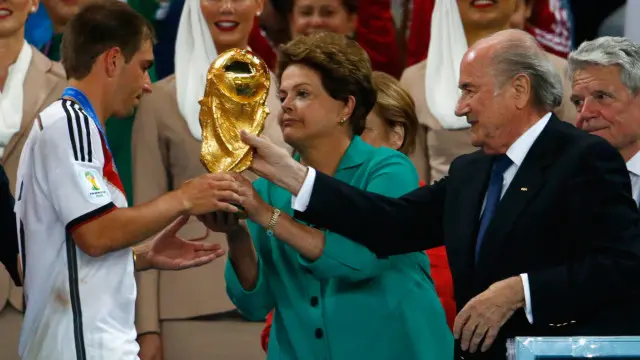 البرازيل نظمت نهائيات كأس العالم عام 2014
