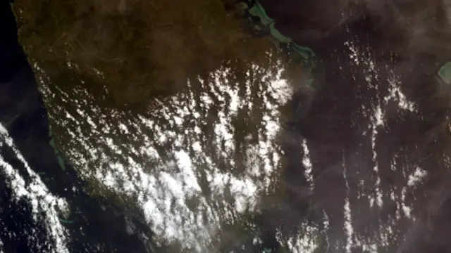 "Fiji se ve bien", tuiteó la cuenta oficial del proyecto, @EarthKAM_Live, al compartir la fotografía espacial. "Parcialmente nublado sobre la capital, Suva". (Foto: Sally Ride EarthKAM)