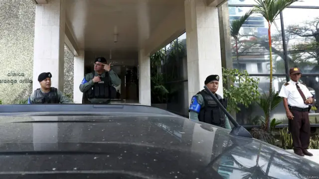 حکام کا کہنا ہے کہ چھاپے کی کارروائی پاناما شہر میں واقع موساک فونسیکا کے دفتر پر کی گئی ہے 