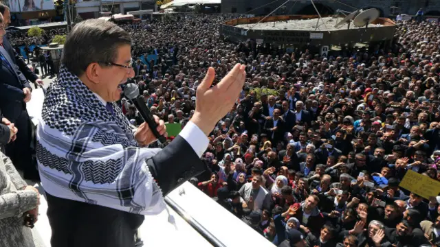 Başbakan Ahmet Davutoğlu, Diyarbakır ziyareti sırasında kimsenin mağdur edilmeyeceğini söylemişti.