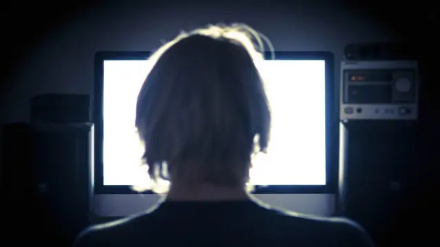 Kita nyaris tidak pernah 'log on' seperti dahulu.