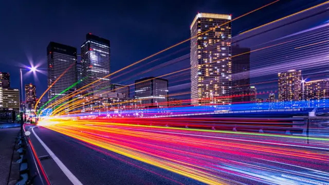 Internet kini tak kasat mata dan di mana-mana.