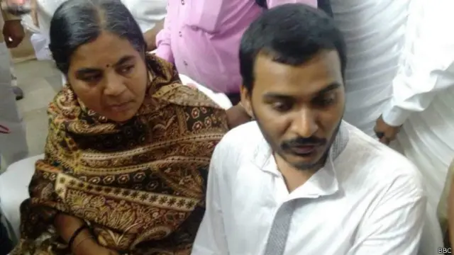 रोहित वेमुला की मां और भाई