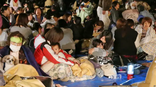 由于发生在凌晨，许多当地居民在睡梦中被震醒，并被迫在外过夜。