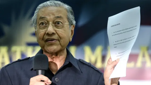 ماهاتیر و اعلامیه شهروندی - نخست وزیر سابق در اتحاد با سیاستمداران مخالف خواستار کنارهگیری رزاق شده