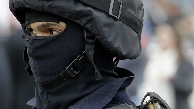 جاءت المسيرات غداة تحذير السلطات من "محاولة الخروج على الشرعية"