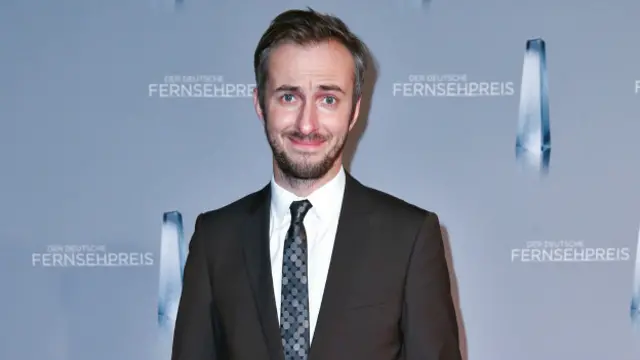 Merkel hükümeti, Alman komedyen Jan Böhmermann'ın savcılık tarafından soruşturulmasının önünü açtı.
