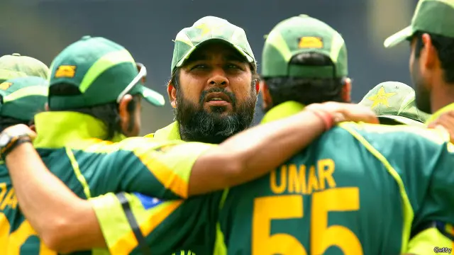 انضمام الحق اس وقت افغانستان کی کرکٹ ٹیم کے ہیڈ ک